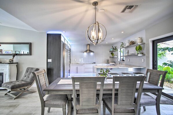 House (3 Bedrooms) | Interior - Upscale Home w/ Hot Tub: Walking Distance to Beach (Pompano Beach)