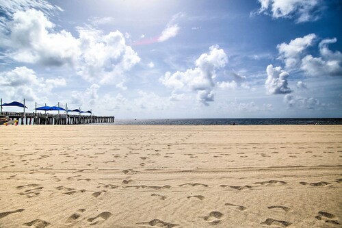 Upscale Home w/ Hot Tub: Walking Distance to Beach