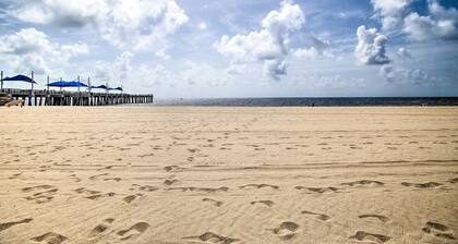 Upscale Home w/ Hot Tub: Walking Distance to Beach