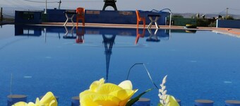 Auberge Thala Garden Avec Grande Piscine et Grande Terrasse