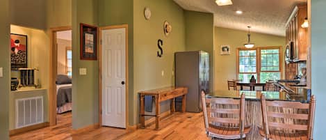 House (2 Bedrooms) | Interior