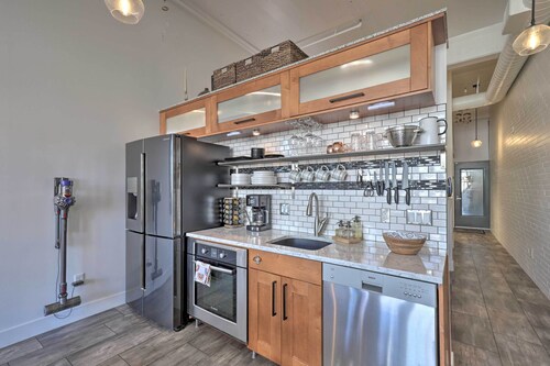 Chic SLC Downtown Studio Loft: Walk to Shops