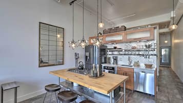 Apartment (0 Bedroom) | Interior