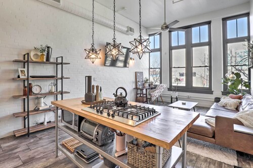 Chic SLC Downtown Studio Loft: Walk to Shops
