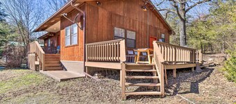 Walk to White River: Home w/ Deck in Flippin!