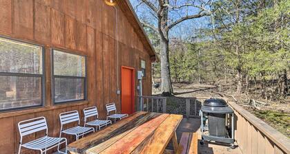 Walk to White River: Home w/ Deck in Flippin!