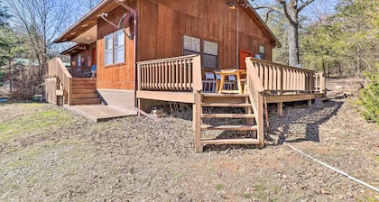 Walk to White River: Home w/ Deck in Flippin!