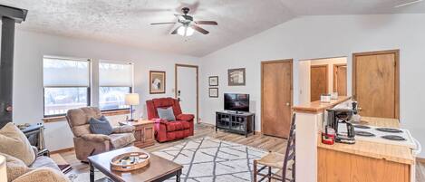 House (3 Bedrooms) | Interior