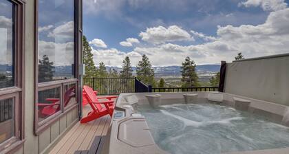 Panoramic Mountain-view Retreat w/ Hot Tub + Deck!