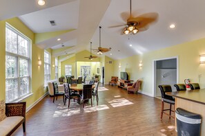 Apartment (3 Bedrooms) | Interior - 2 Mi to Beach: Townhome w/ Breezy Balcony! (Rehoboth Beach)