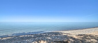 Woodland Retreat: Near Trails, Golf & Wineries!