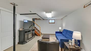 ู
ูุฒู (4 Bedrooms) | ุงูู
ูุดุฃุฉ ู
ู ุงูุฏุงุฎู