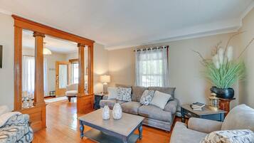 House (4 Bedrooms) | Interior