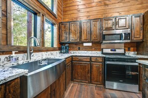 House (2 Bedrooms) | Interior - Sleek Cabin w/ Hot Tub: 11 Mi to Broken Bow Lake! (Broken Bow)