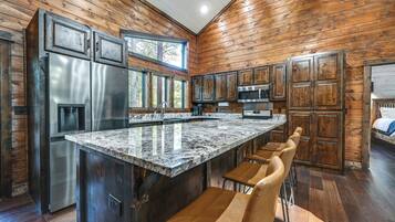 House (2 Bedrooms) | Interior