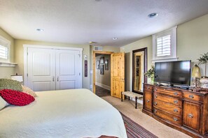 Apartment (1 Bedroom) | Interior - Walkable Downtown Logan Apartment w/ Rooftop Deck (Logan)
