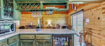 Rustic California Vacation Rental w/ Rooftop Patio