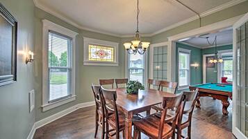 House (4 Bedrooms) | Interior