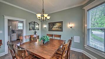 House (4 Bedrooms) | Interior