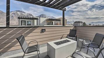 Apartment (2 Bedrooms) | Front of property