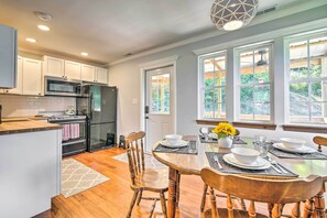 Cottage (2 Bedrooms) | Interior