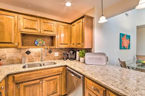Apartment (2 Bedrooms) | Interior - N Topsail Beach Condo: Panoramic Ocean Views! (Sneads Ferry)