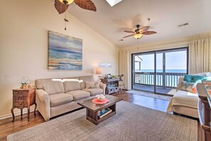 Apartment (2 Bedrooms) | Interior - N Topsail Beach Condo: Panoramic Ocean Views! (Sneads Ferry)