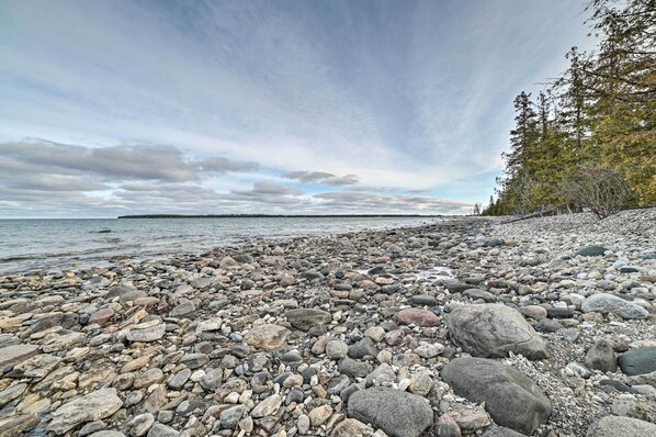 House (3 Bedrooms) | Interior - Serene Presque Isle Harbor Home on Sunrise Side! (Presque Isle)