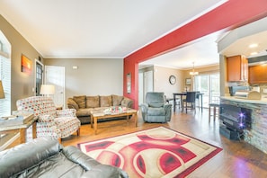 House (3 Bedrooms) | Interior - Serene Presque Isle Harbor Home on Sunrise Side! (Presque Isle)