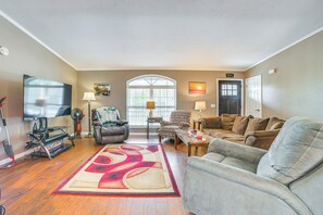 House (3 Bedrooms) | Interior - Serene Presque Isle Harbor Home on Sunrise Side! (Presque Isle)