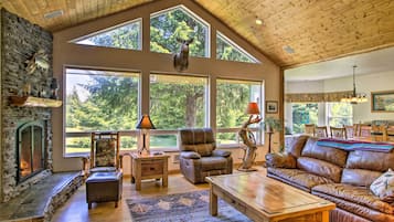 House (4 Bedrooms) | Front of property