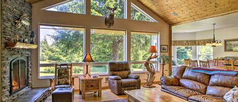 House (4 Bedrooms) | Front of property