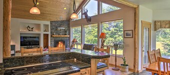 Serene South Bend Family Escape; Dogs Welcome