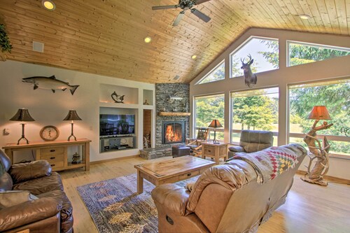 Serene South Bend Family Escape; Dogs Welcome
