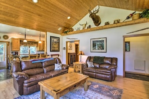 House (4 Bedrooms) | Interior