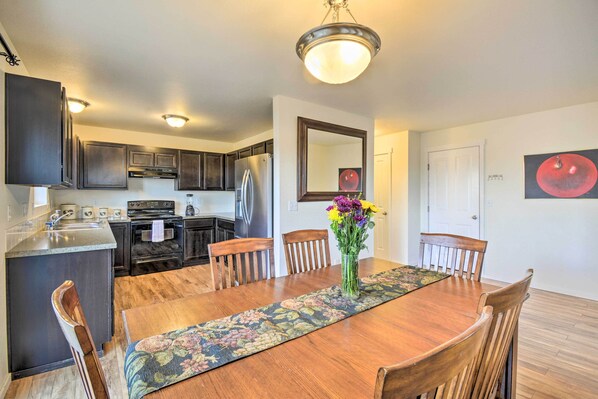 House (3 Bedrooms) | Interior