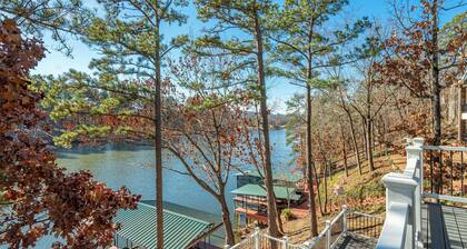 Lakefront Home w/ Dock: 10 Mi to Central Ave!