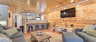 Lovely Elmira Cabin w/ Deck, 18 Mi to Gaylord