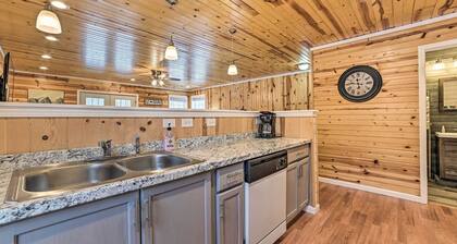 Lovely Elmira Cabin w/ Deck, 18 Mi to Gaylord