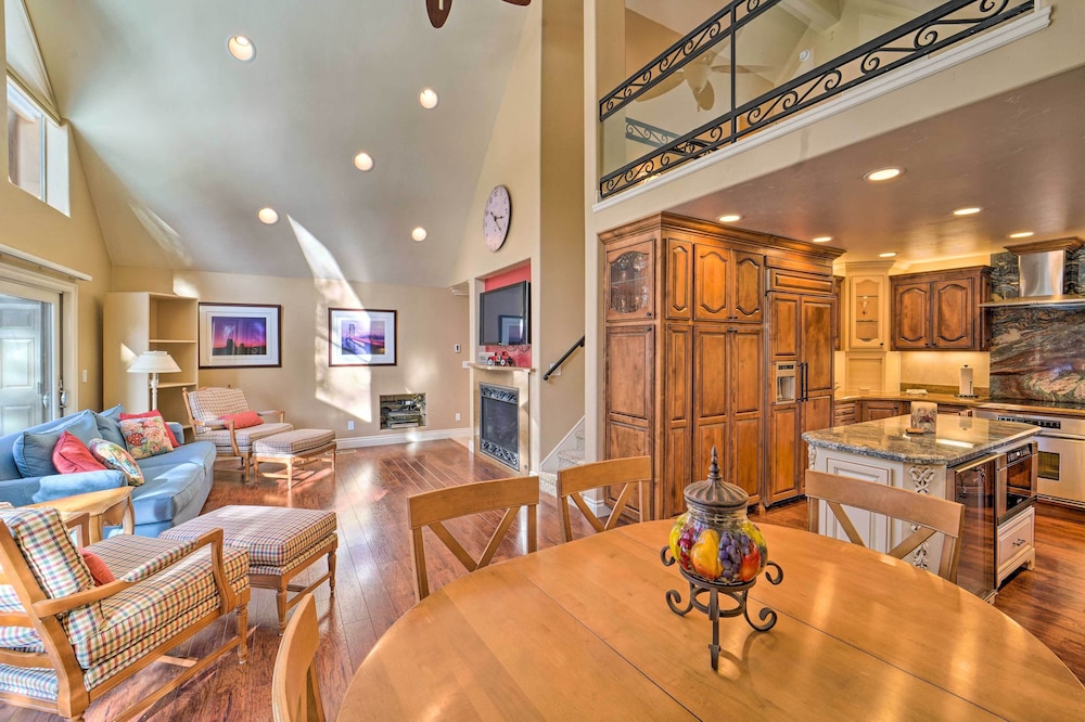 4 Mi To Dtwn Truckee: Tahoe Donner Home W/ Hot Tub - California