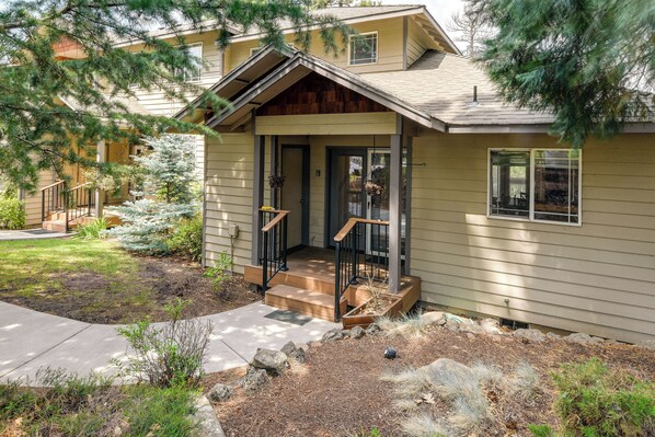 Apartment (3 Bedrooms) | Interior - Resort-style Klamath Falls Home, Golf Course View! (Klamath Falls)