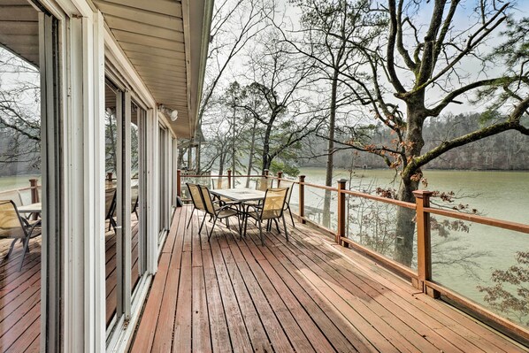 Cottage (3 Bedrooms) | Interior - Riverfront Deck + Fire Pit: Hot Springs Retreat! (Hot Springs)