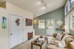 Apartment (2 Bedrooms) | Interior - Appalachian Mtn Retreat: 4 Mi to Grovewood Village (Asheville)