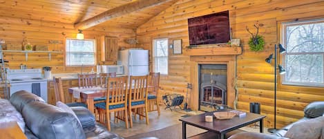 House (4 Bedrooms) | Front of property