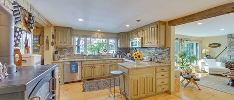 House (3 Bedrooms) | Interior