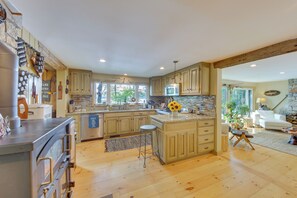 House (3 Bedrooms) | Interior