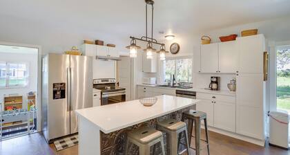 South Haven Farmhouse w/ Fire Pit, 4 Mi to Beach!
