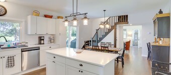 South Haven Farmhouse w/ Fire Pit, 4 Mi to Beach!