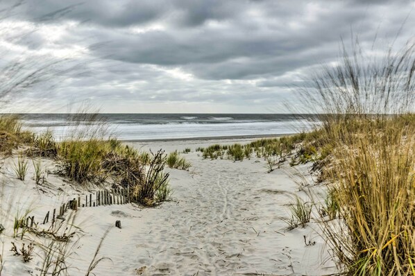 Apartment (2 Bedrooms) | Interior - Cozy Ventnor Getaway: Walk to Public Beach! (Ventnor City)