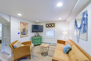Apartment (2 Bedrooms) | Interior - Cozy Ventnor Getaway: Walk to Public Beach! (Ventnor City)